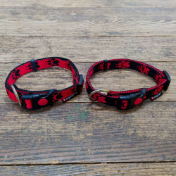 Halsband mit Pfoten rot/schwarz